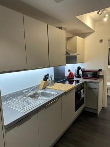 Апартаменты Stunning Flat With Parking Free Near Sutton Station Cheam Экстерьер фото